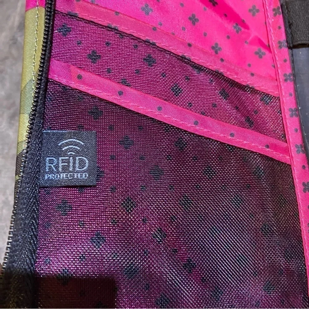 LUG Tango Travel RFID Wallet, Camo Berry, Carry Cards, Money & Passport